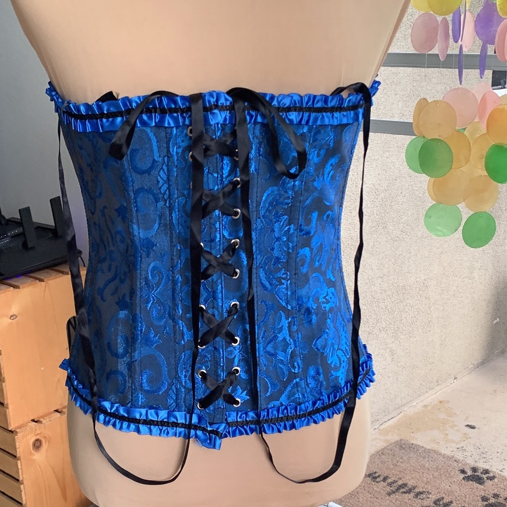 Corsets Size XL - Picture 4 of 15